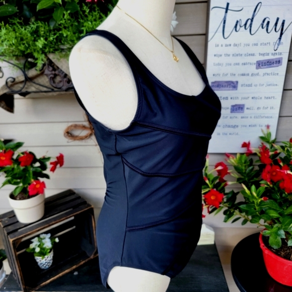 CHEROKEE ♡ Gorgeous Black 1pc Padded Bralette Clasps in Back Swimsuit 10 - Picture 7 of 11